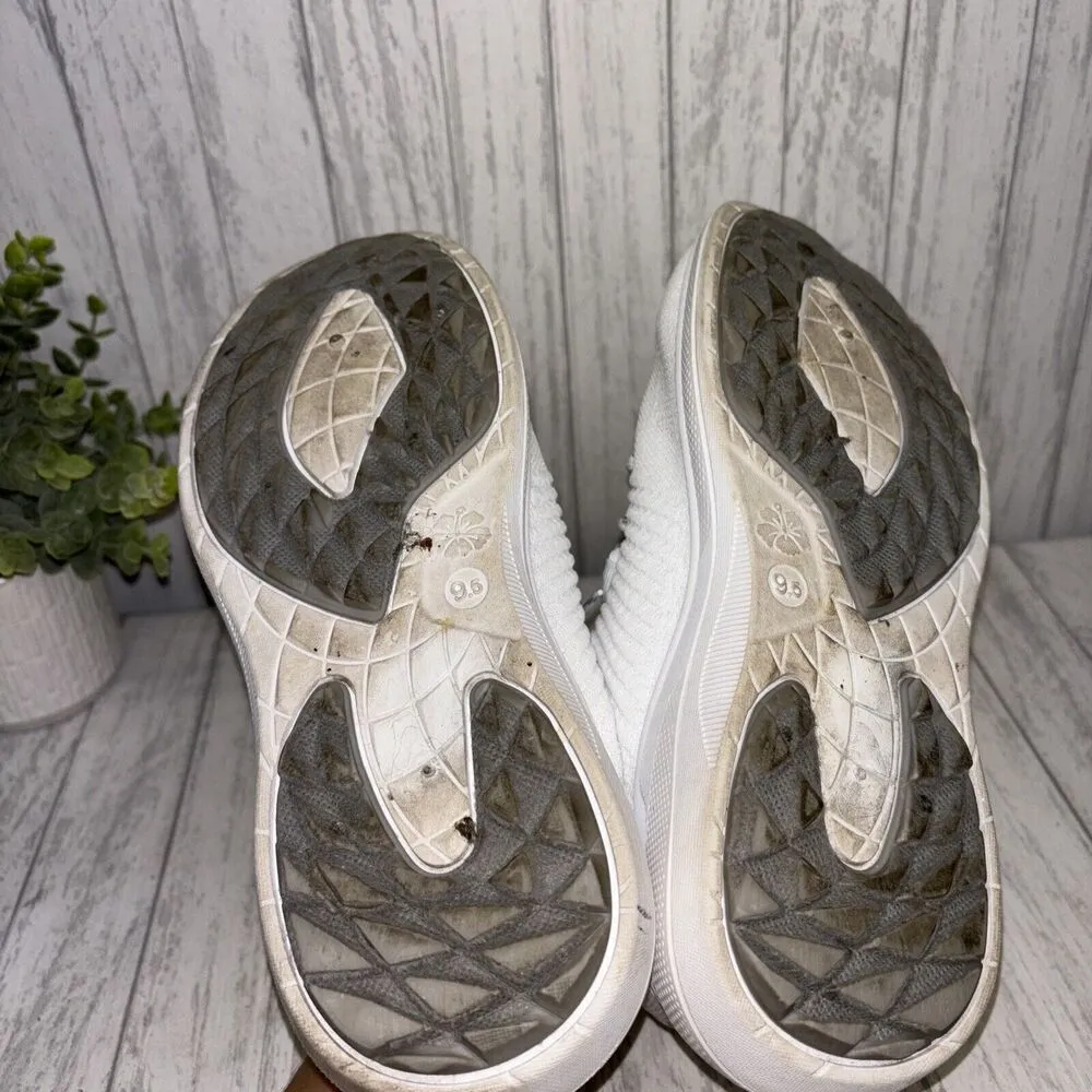 Womens Size 9.5  Golf Shoes - Image 6