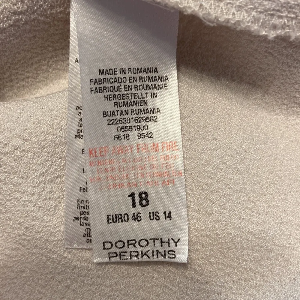 Dorothy Perkins Shirt size 14 excellent condition length 25” bust 40 - Image 12