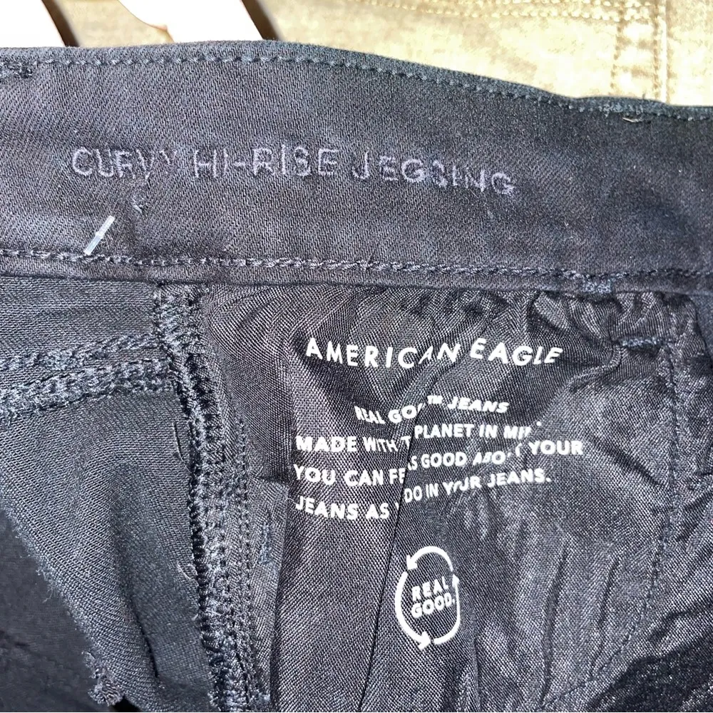 American Eagle Curvy Hi-Rise Jegging with Intentional Distressing Size 4 - Image 3