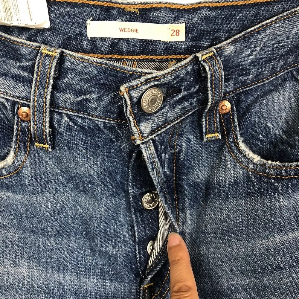 NEW Levi’s Women's 28 Wedgie Icon Fit High Rise Tapered Leg Button Fly Jeans - Image 5
