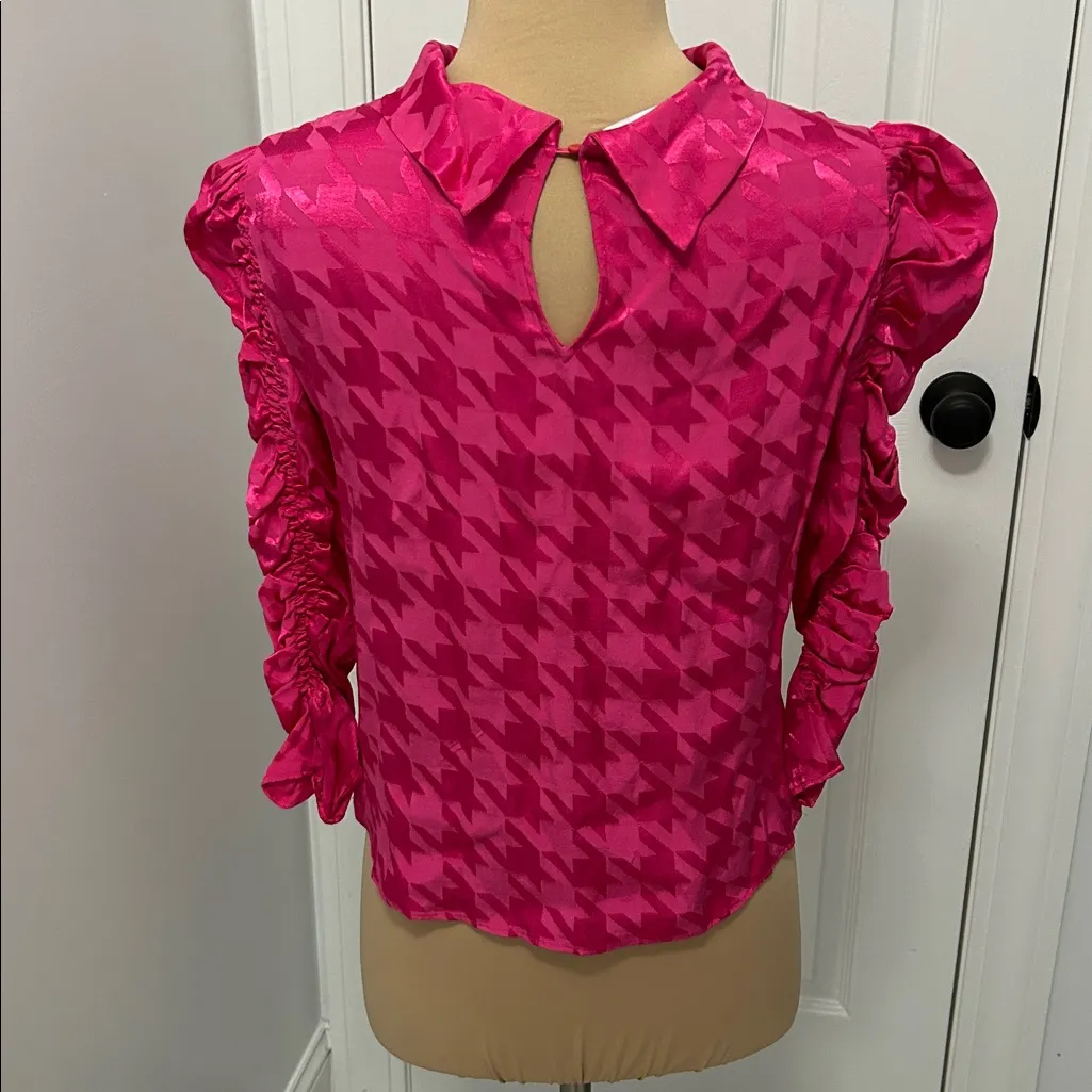 Zara Hot Pink Satin Houndstooth Ruched Sleeve Top - Image 4