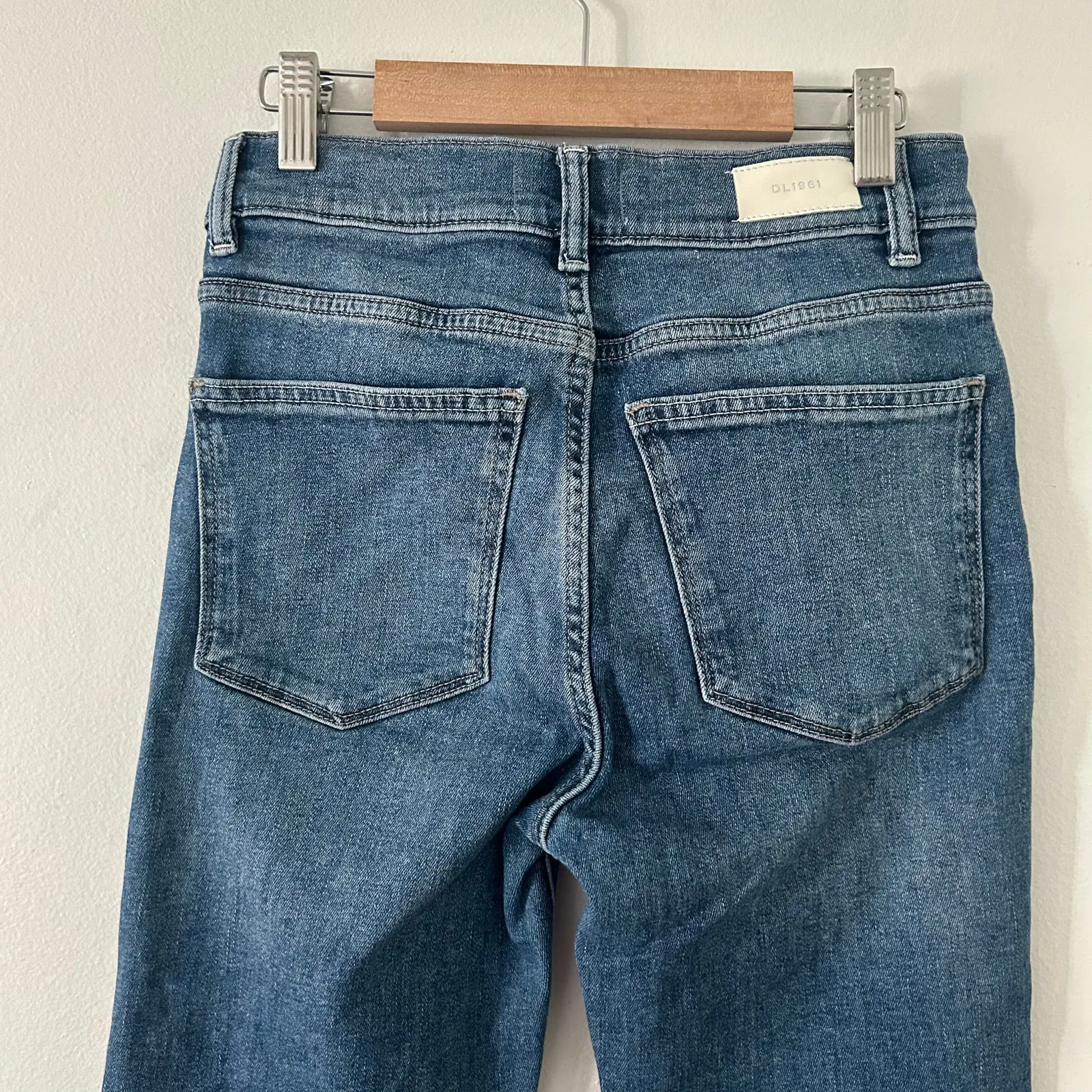 DL 1961 Women's Bridget Bootcut Slight Flare Medium Wash Jeans 25 - Image 4