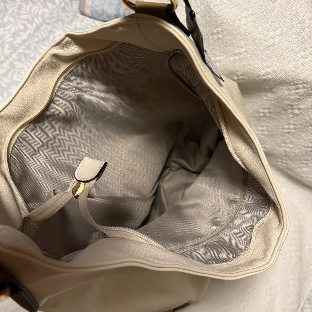 Deluxity Cream and Tan Hobo Bag - Image 5