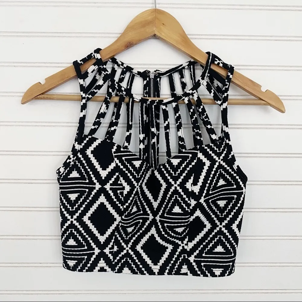 Strappy tribal print Crop top Size Small Black - Image 5
