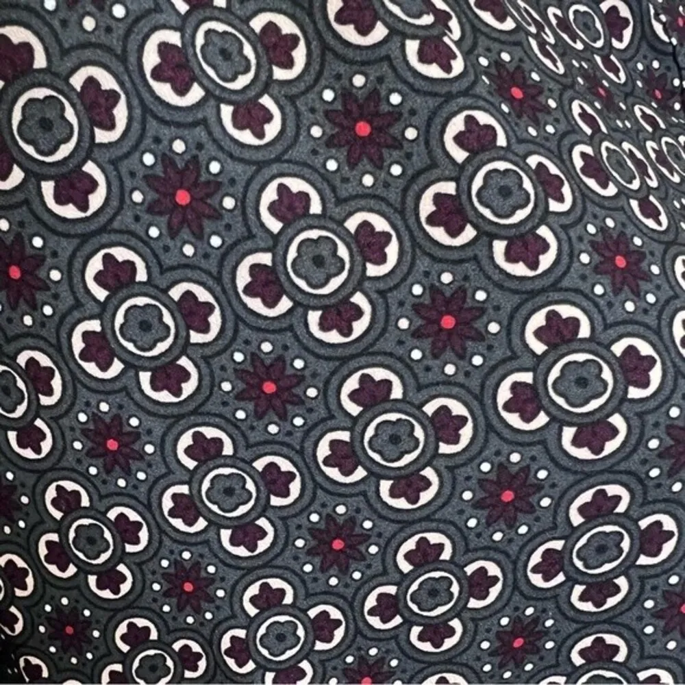 Ann Taylor  long sleeve gray all over print Henley shirt dress size large - Image 4