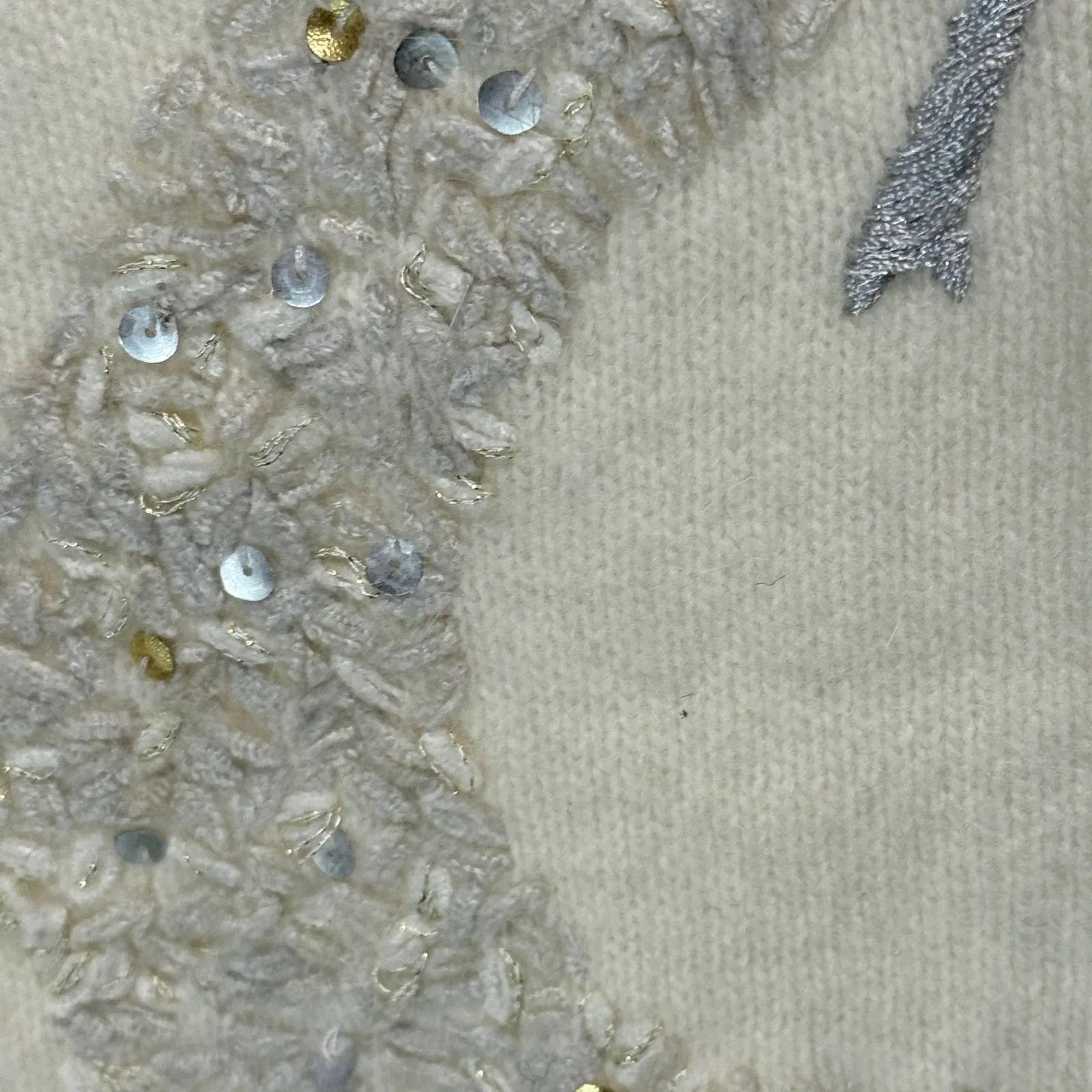 ORVIS Cream Wreath Sequin Embellished Christmas Sweater Size S Lambswool Angora - Image 3