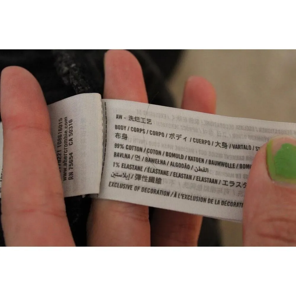 Abercrombie & Fitch Curve Love The '90s Baggy Low Rise Black Jeans Size 27 4 - Image 4