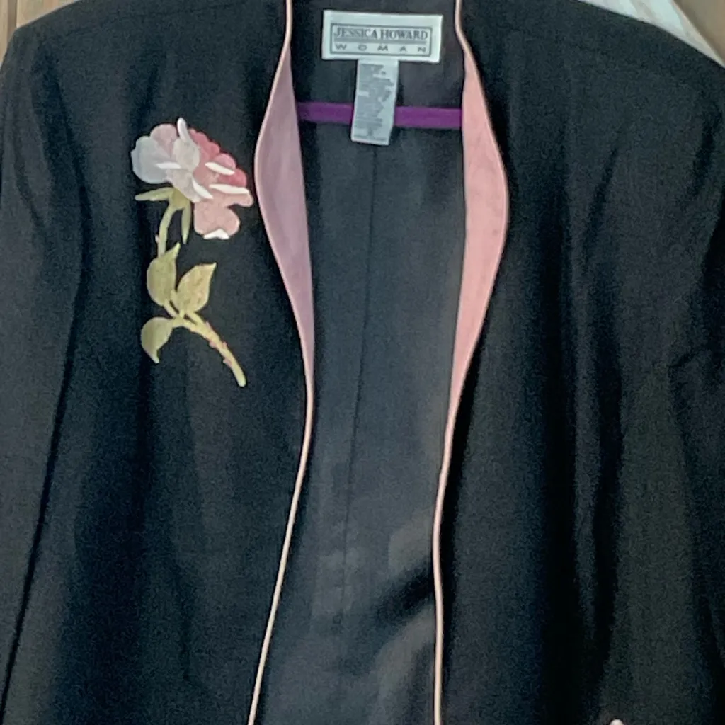 Vintage Jessica Howard Black and Pink Blazer with Floral Accents.P2P 24” SIZE 16 - Image 3