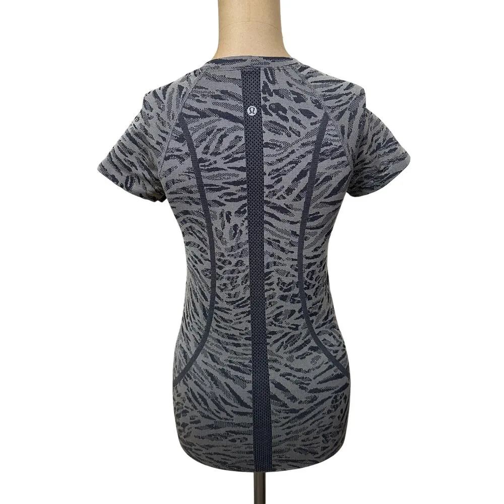 Lululemon Swiftly Tech Short Sleeve Tee Black Gray size 4 - Image 3
