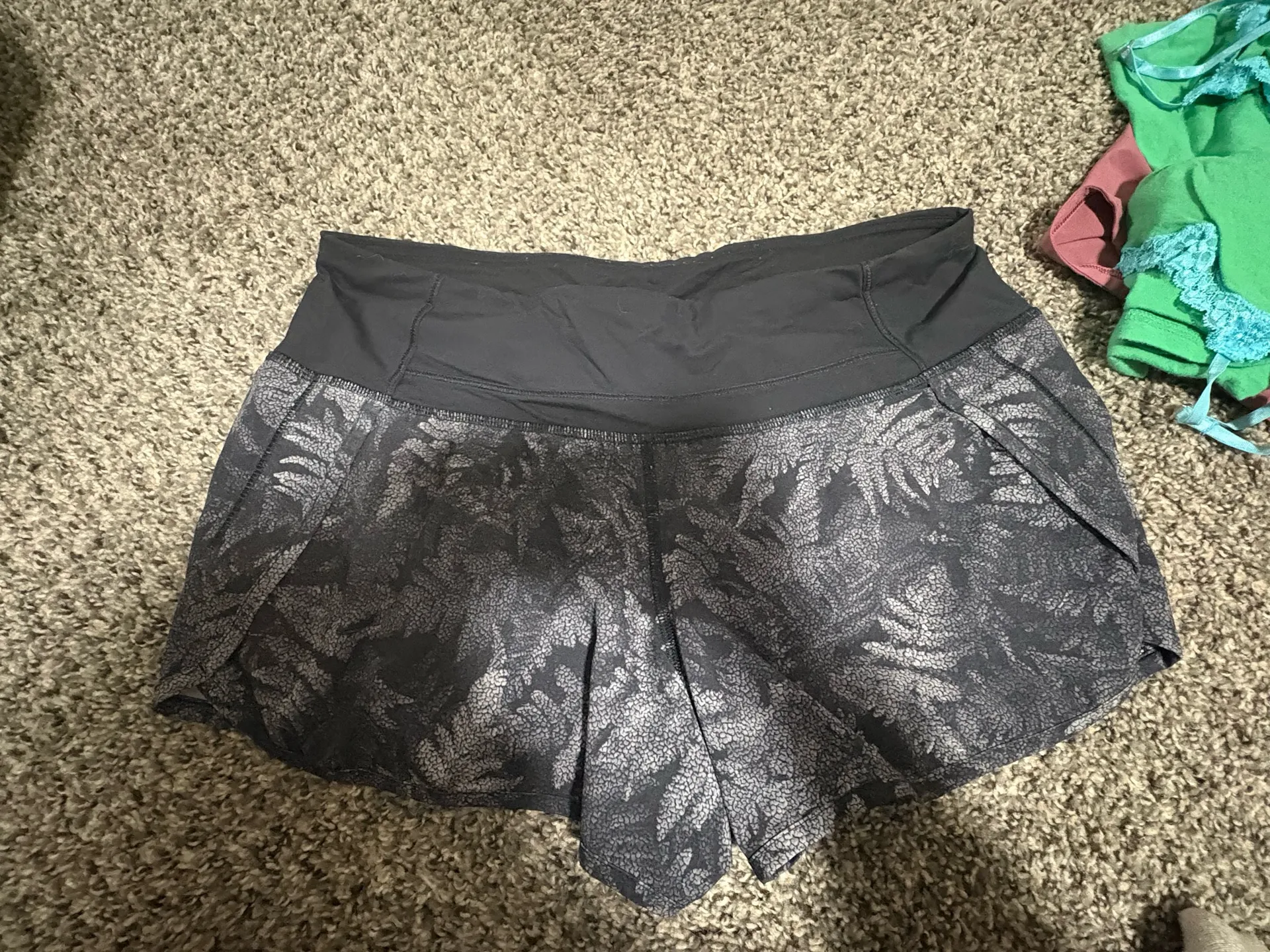 Lululemon  shorts  - Image 4