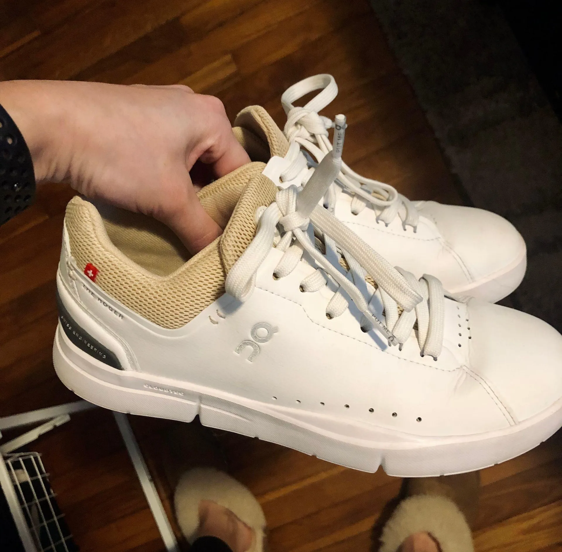 On Cloud  The Roger  - Image 3