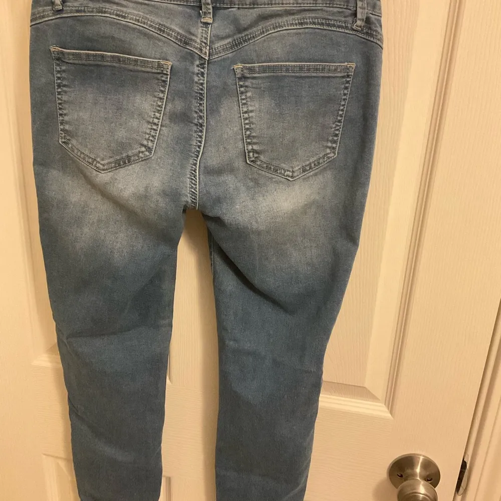 G by Guess  CROP SKINNY JEANS size 27 - Image 14