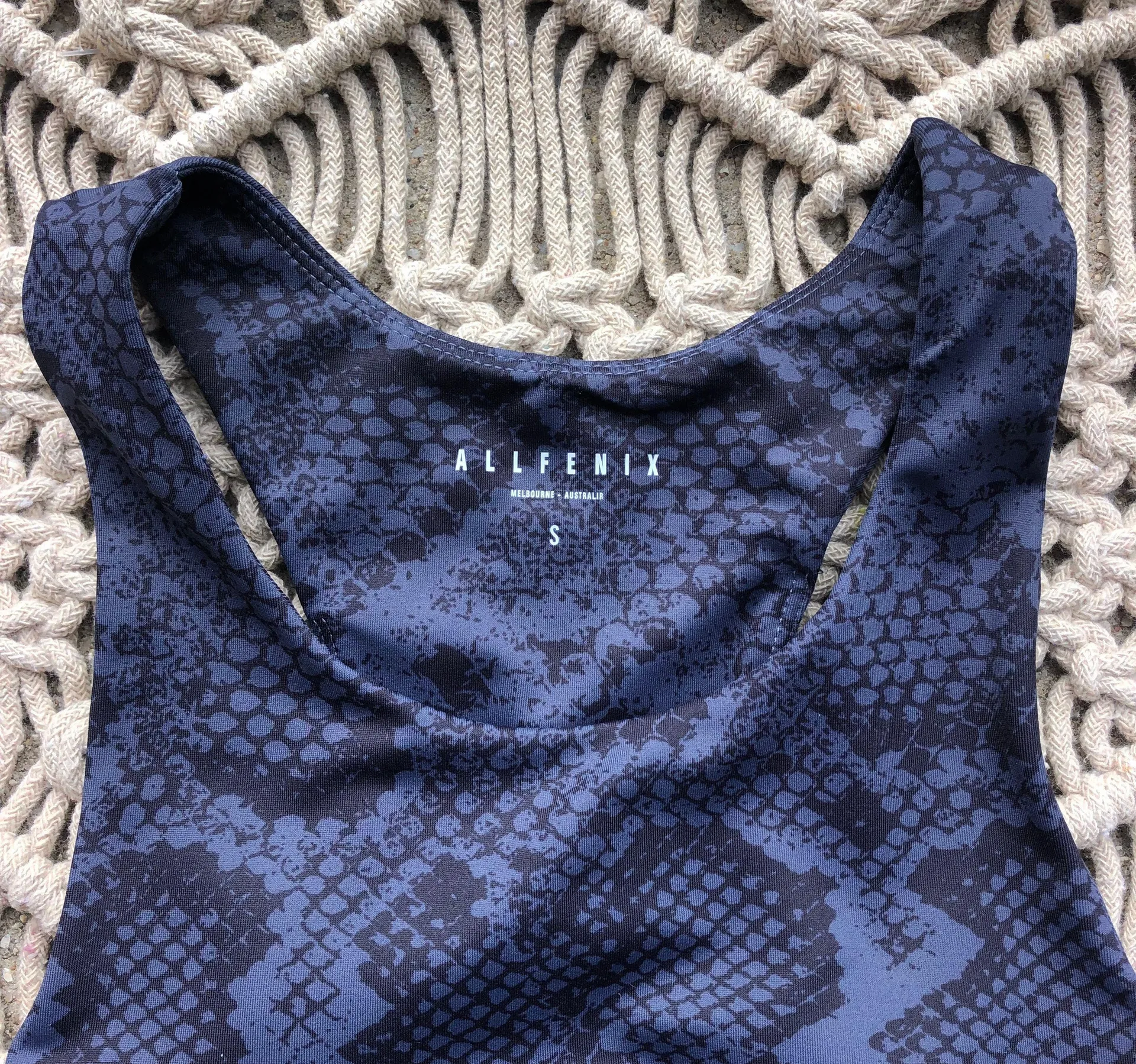 Allfenix Sports Bra Size Small - Image 5