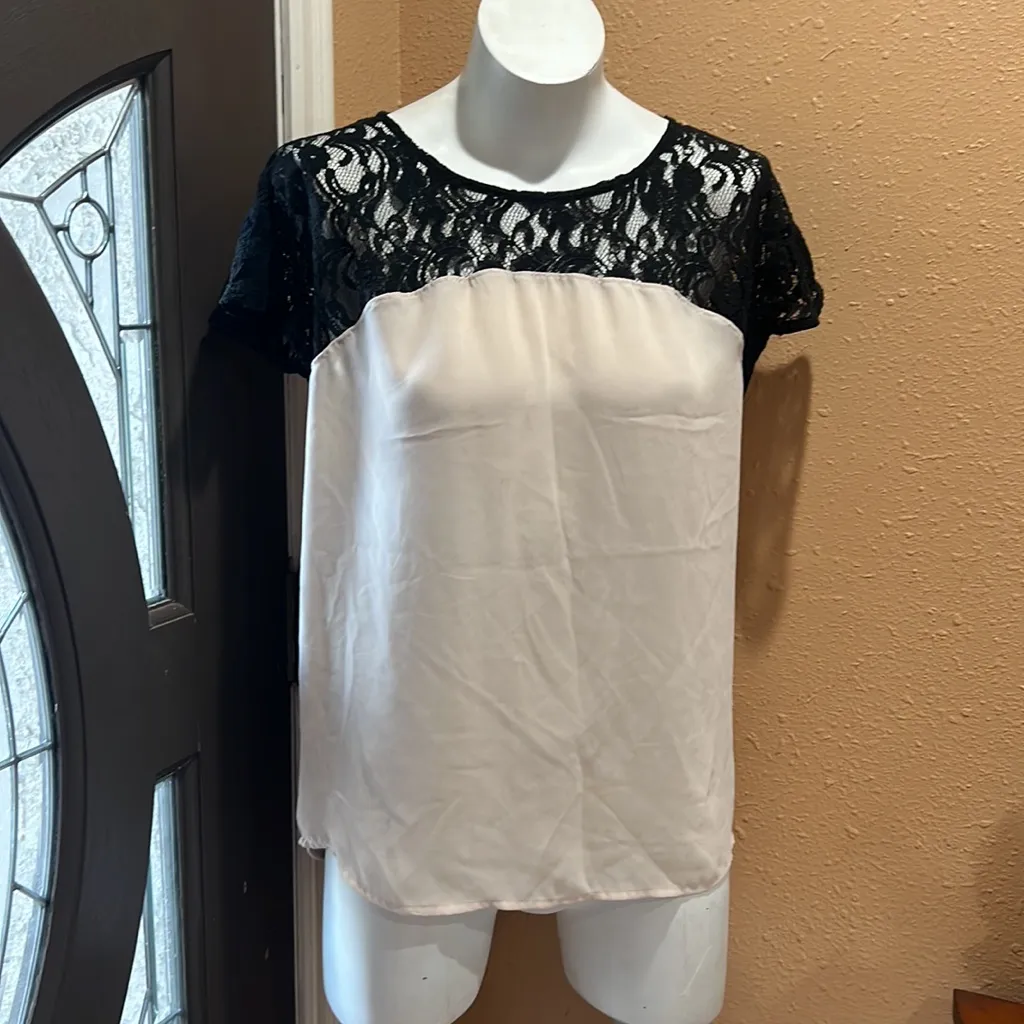 Maeve by Anthropologie beige lace trim blouse - Image 3