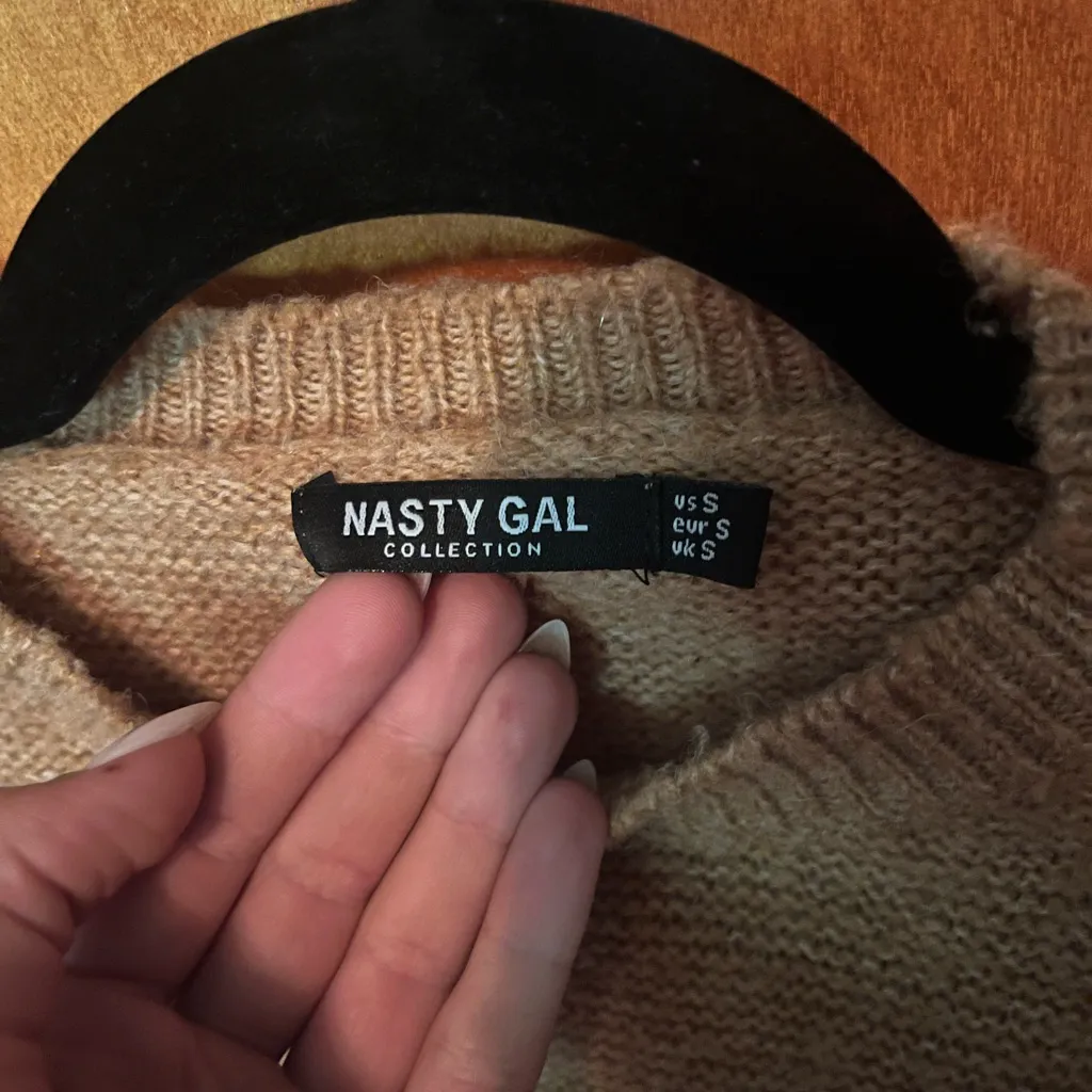 Nasty Gal cropped balloon sleeve sweater size s/m - Image 4