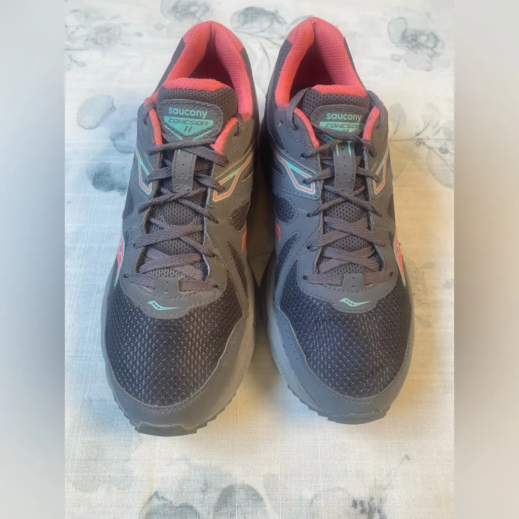 Saucony Grid Cohesion TR11 Running Shoes (size 9.5), Grey, Peach - Image 12