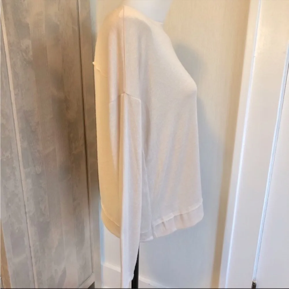 🍂Mudd Split Beige Open Tulip Back, Long Sleeve Top🍂~sm (also have it in black) - Image 2