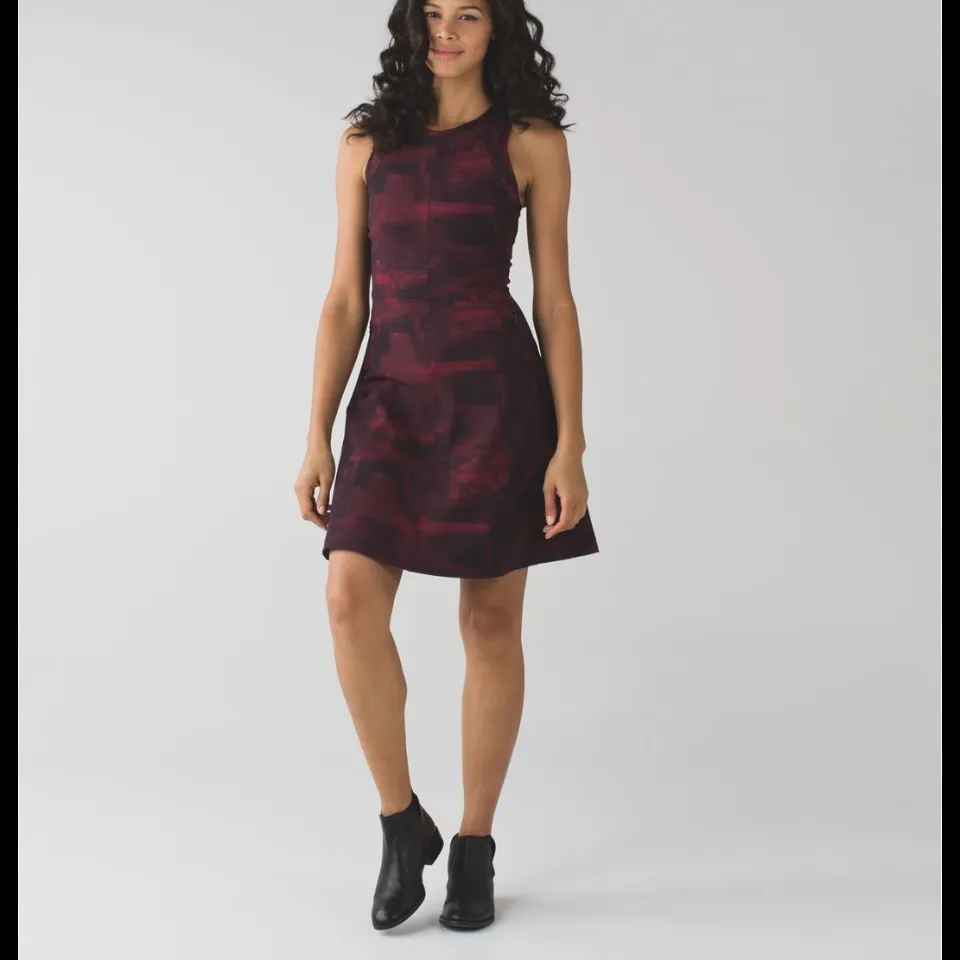 Lululemon & go 'Til Dawn
Dress
Mini Domo Pixel Berry athletic active casual $160 - Image 7