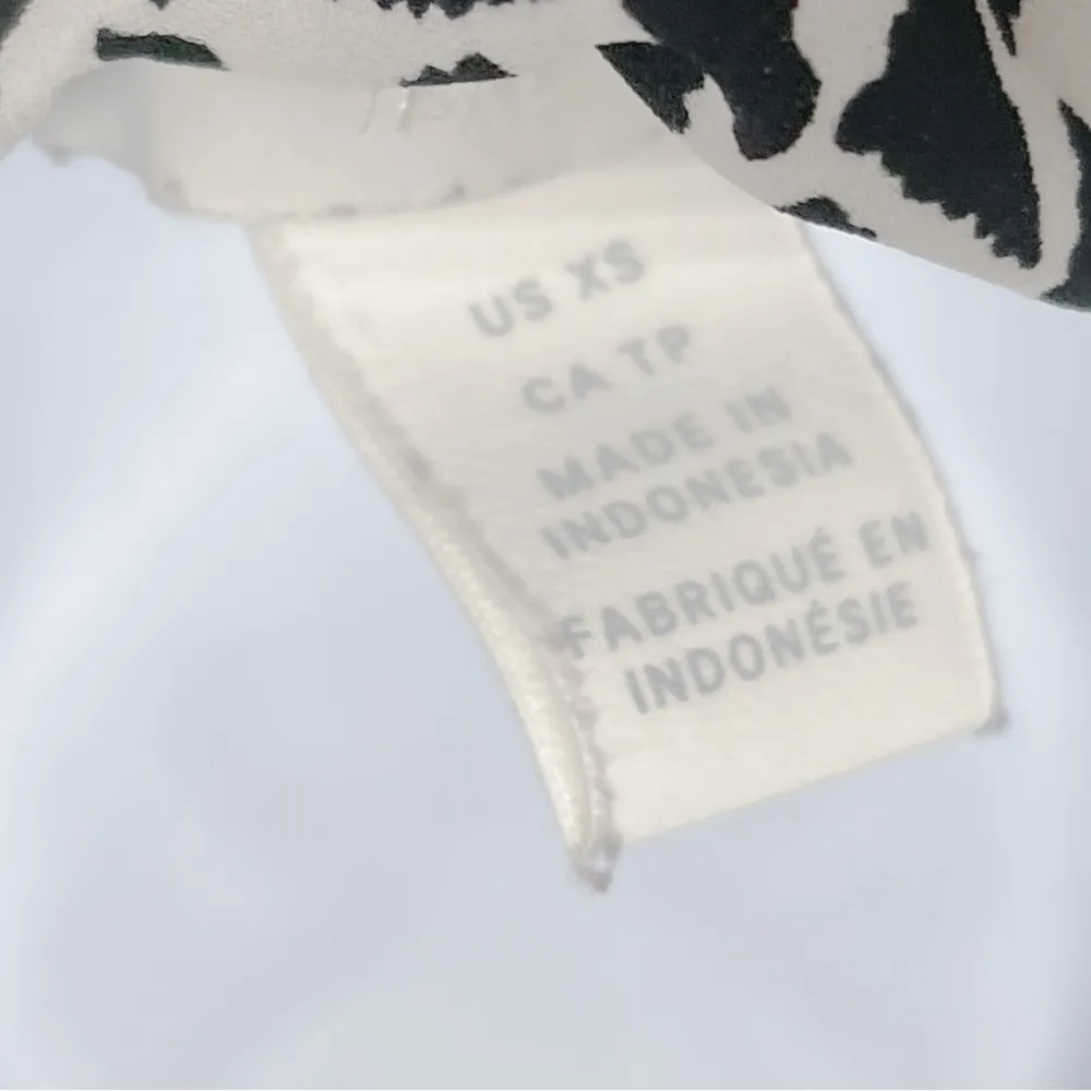 H&M Geometric Abstract Print Pattern Button Up Blouse Shirt Top Black White XS - Image 8