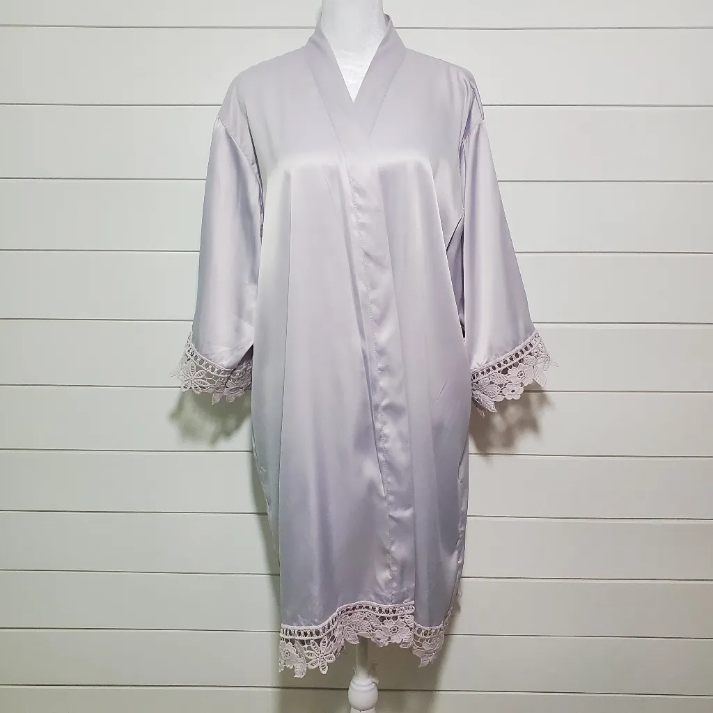 Kennedy Blue Satin and Lace Robes‎ Bundle of 2. White and Light Green. One size. - Image 4