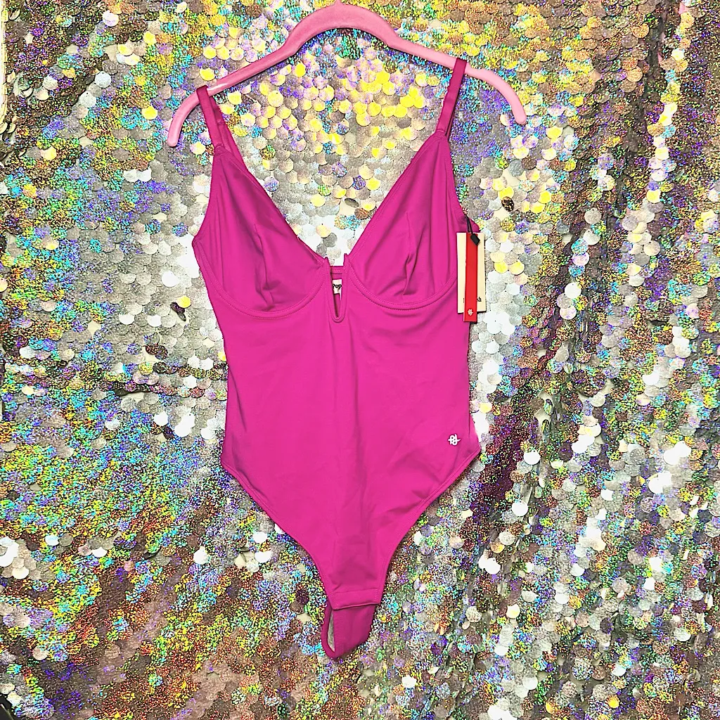 NWT Popilush Pink Shapewear Bodysuit with Plunge Neckline Sz Small - Image 5