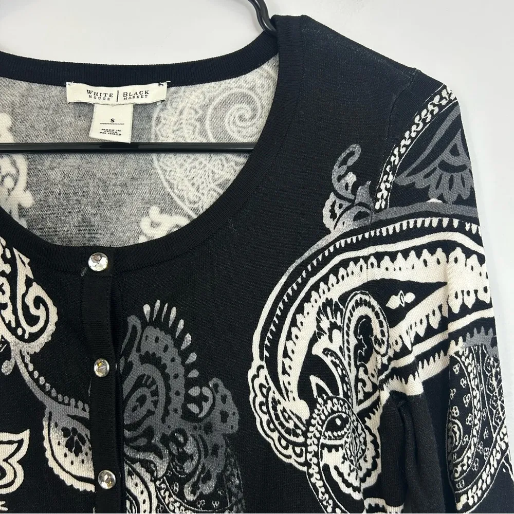 WHBM Black & White Paisley Rhinestone Button Cardigan Size Small - Image 4