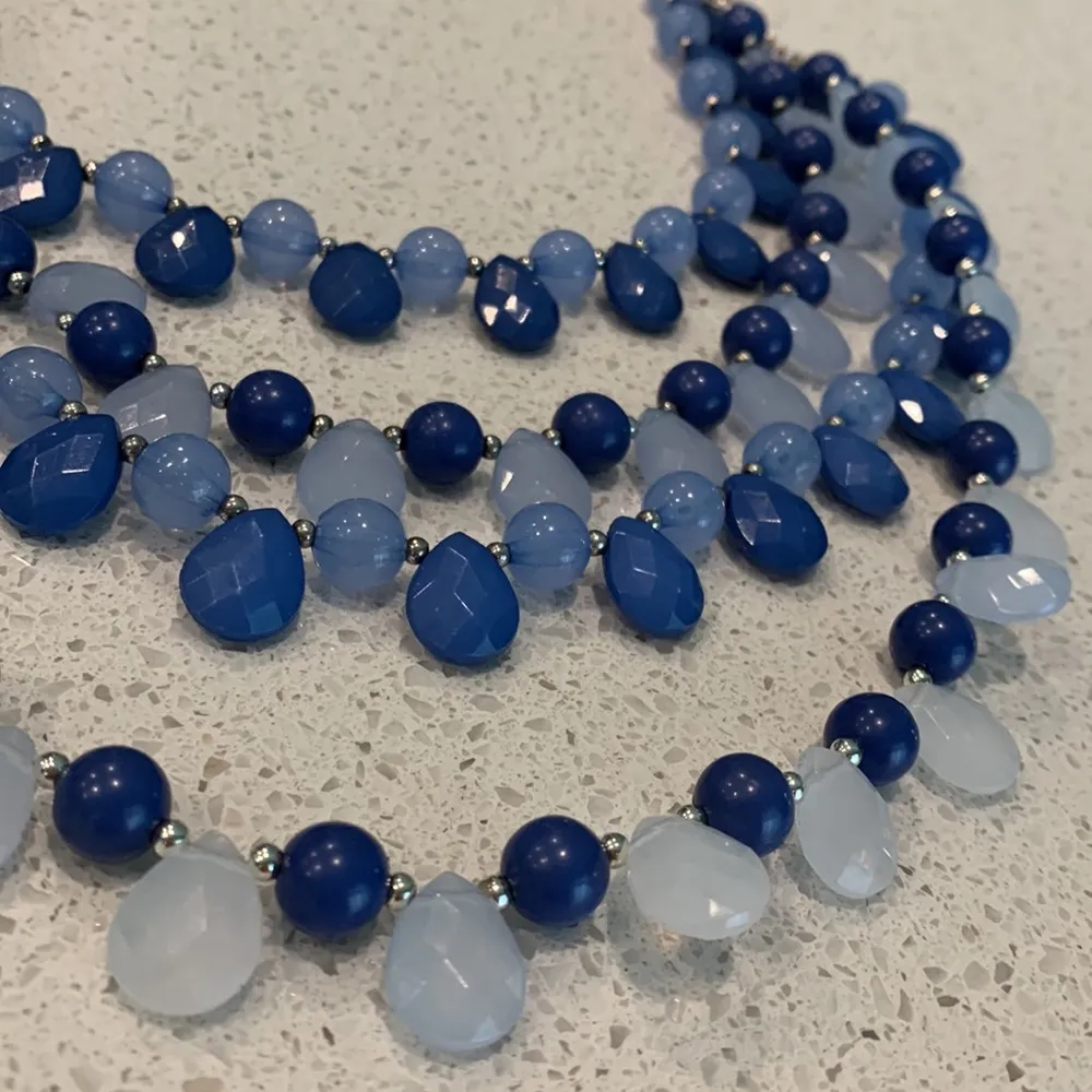 Trifari blue facet swag necklace - Image 2