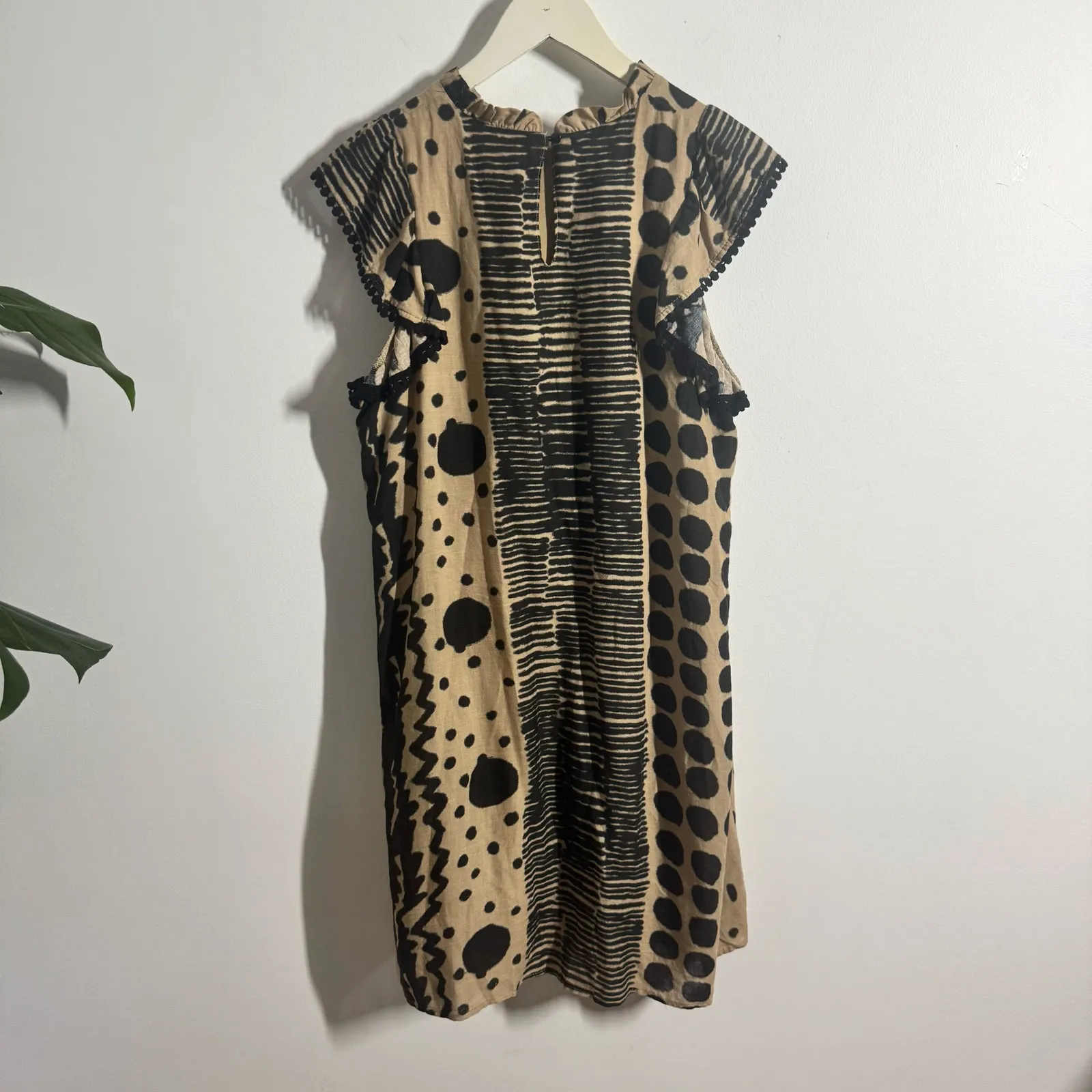 THML Dress Women M Black Tan Animal Print Shift Ruffle Cap Sleeve Cocktail Party - Image 2