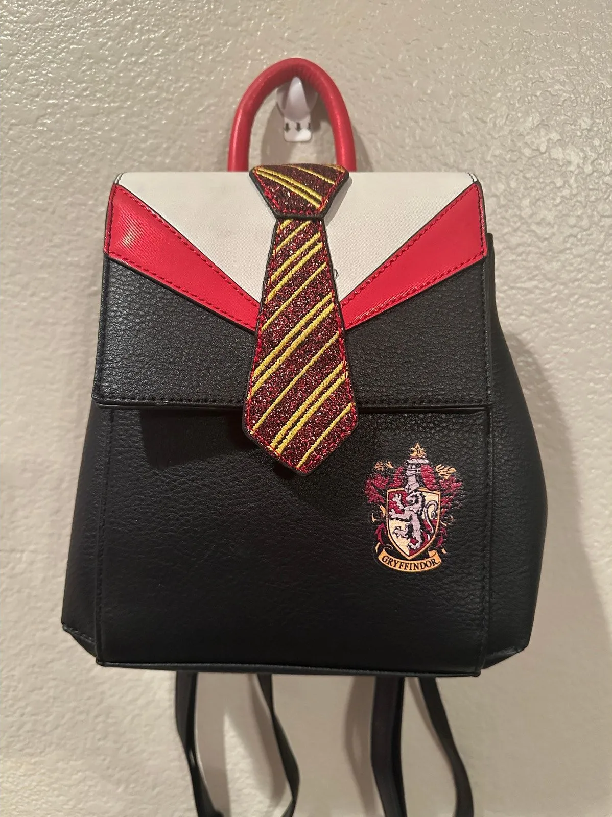 NWOT Universal Danielle Nicole Harry Potter Gryffindor Uniform Backpack Red Robe Black - Image 1