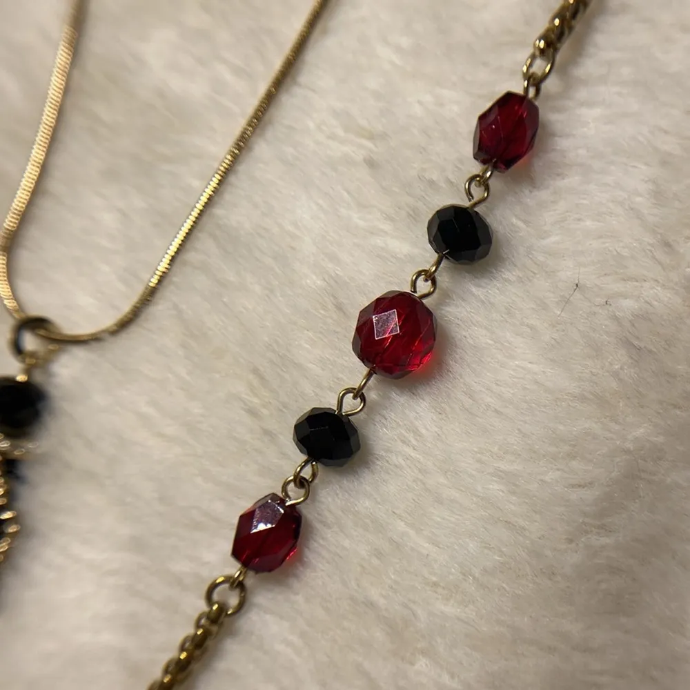 Beaded Red & Black Tassel Necklace EUC - Image 3