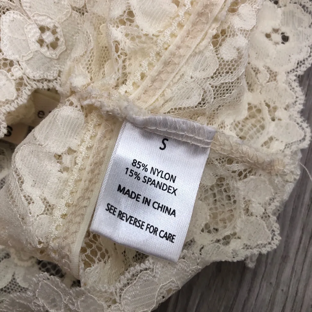 NWOT Lace Bandeau Bralette Top Small Ivory Cream - Image 4