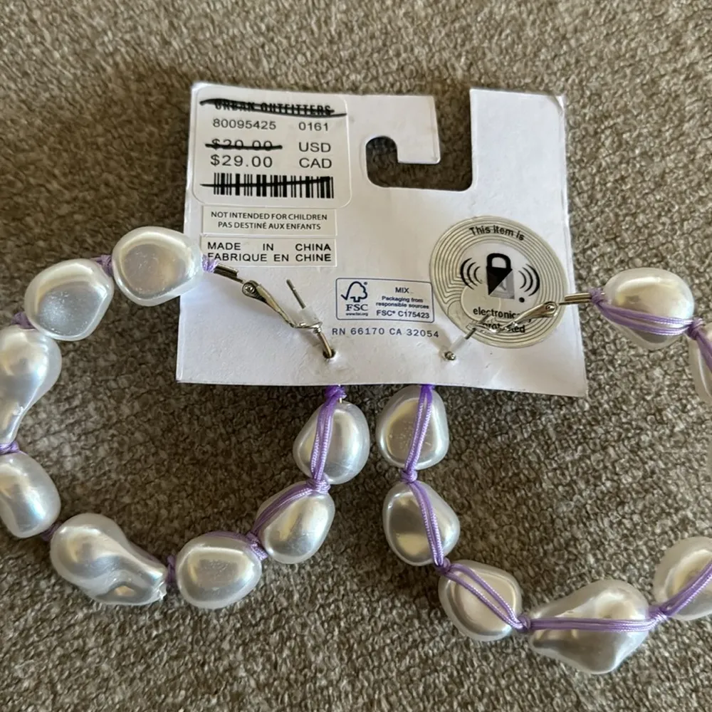 URBAN OUTFITTERS KEELY STATEMENT PEARL HOOP EARRING WHITE PURPLE HOOPS BIG - Image 3