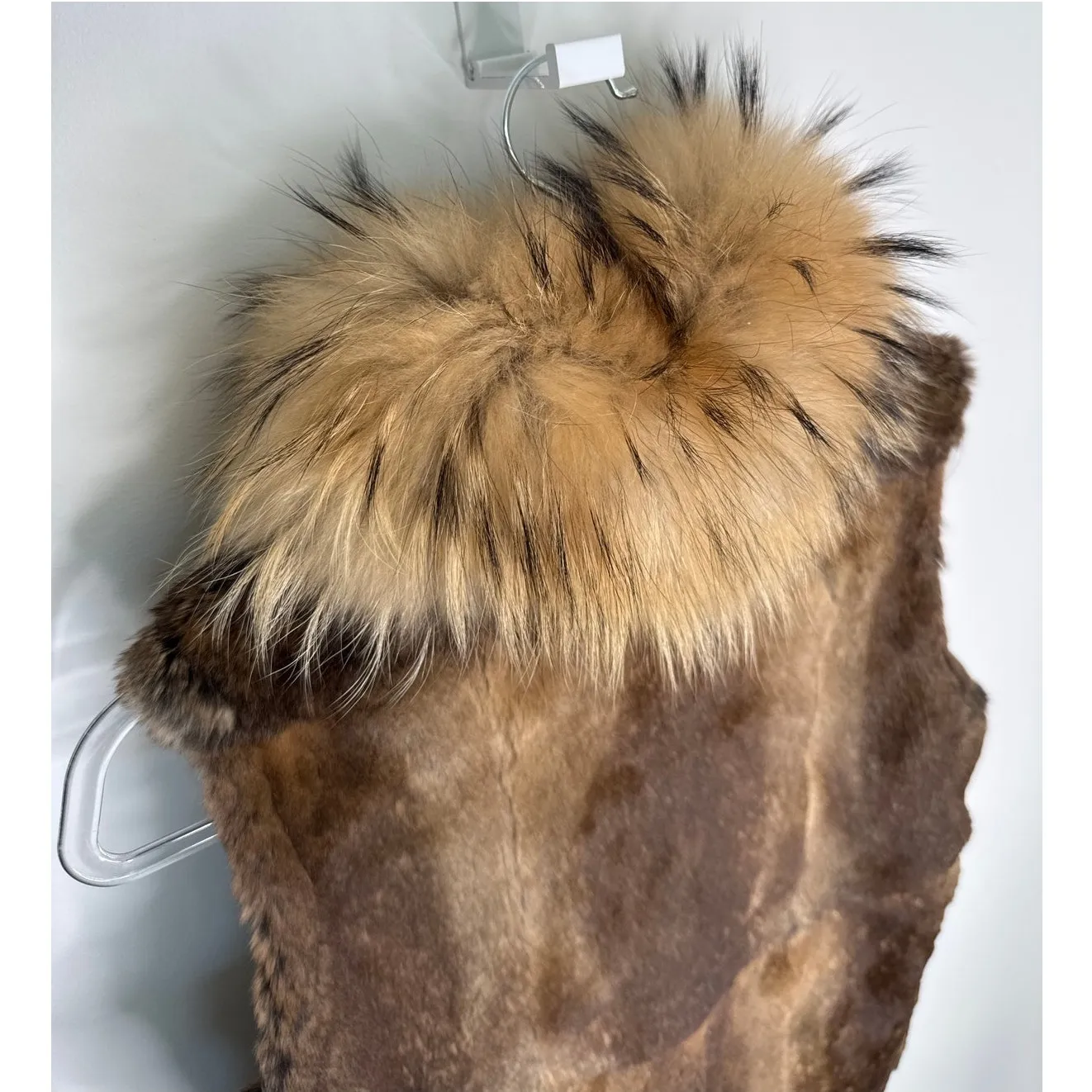 Late 2010s SAM. New York Rabbit Fur Vest w/ Raccoon Hood Trim – Size M Brown Size M - Image 10