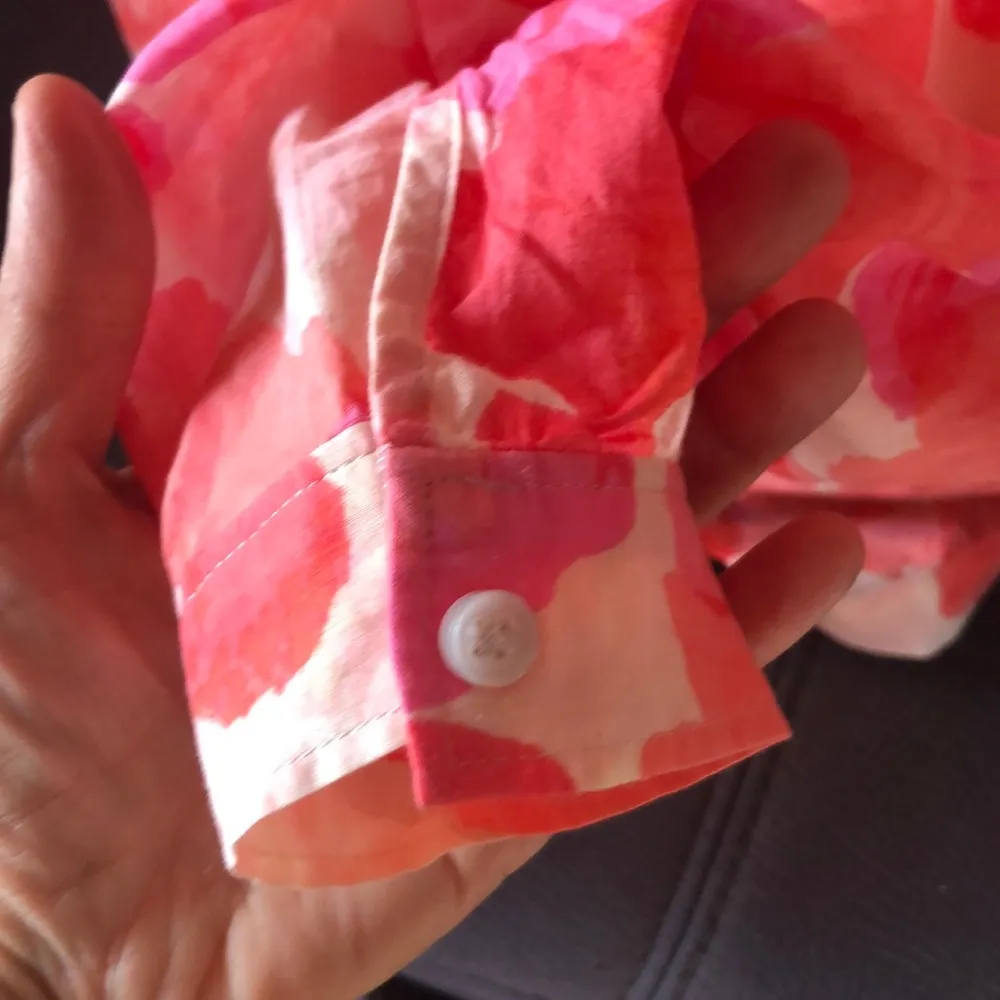 ANN TAYLOR LOFT Floral Button Down Shirt Size M - Image 4