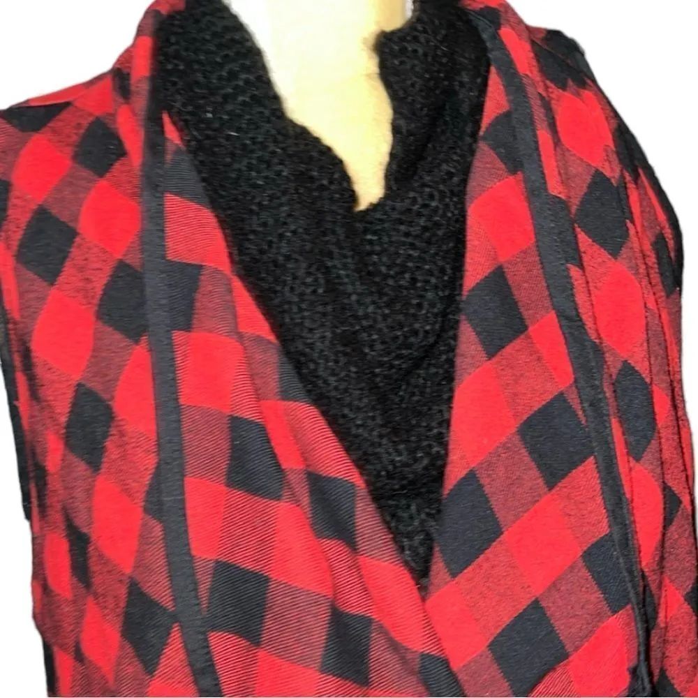 Red and black buffalo plaid open front flared vest! Size undefined - Image 7