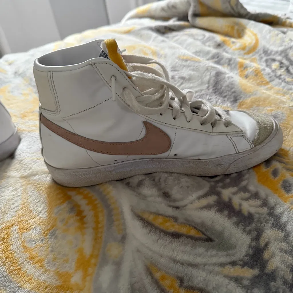 Nike Blazer '77 High-Top Sneaker - Women's 9 - Image 6
