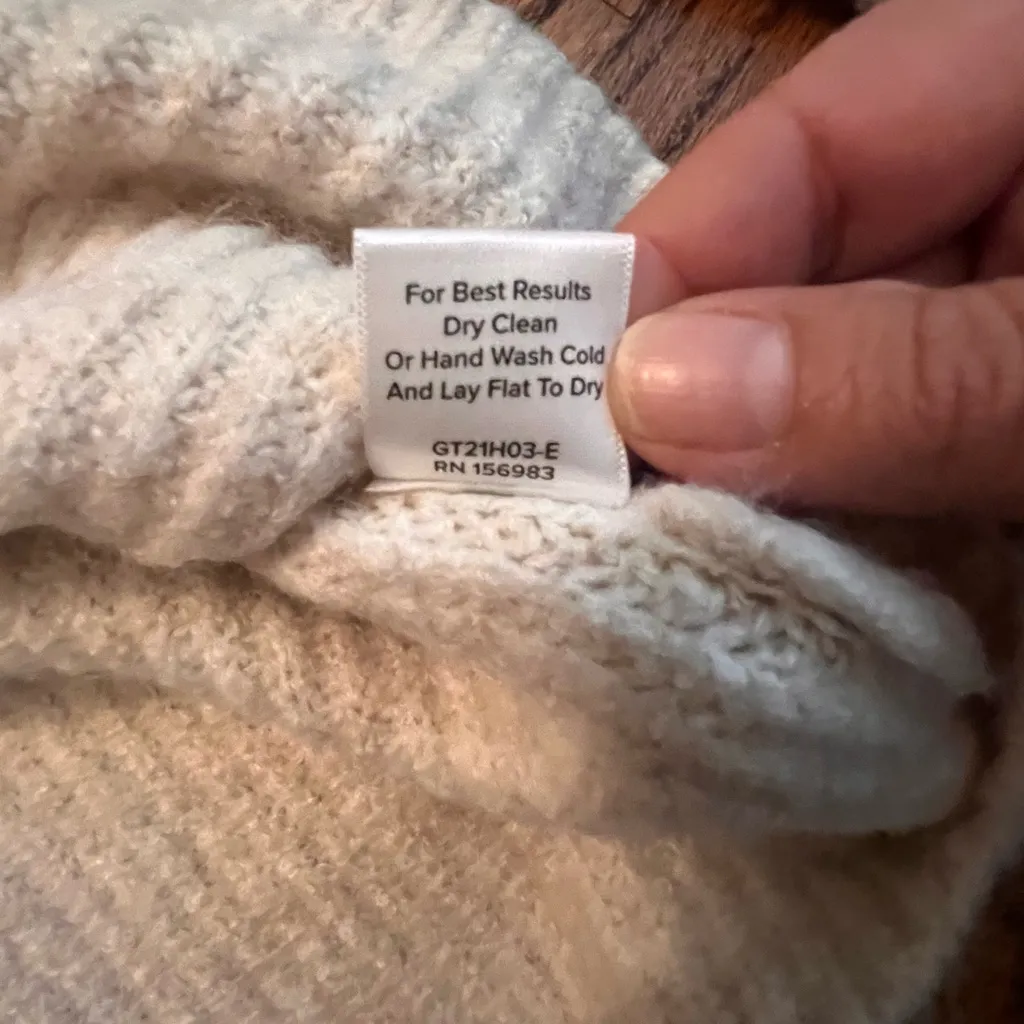 Evereve Ribbed Knit Cream Sweater Medium Cozy Chunky Pullover Ribbed Knit - Image 5