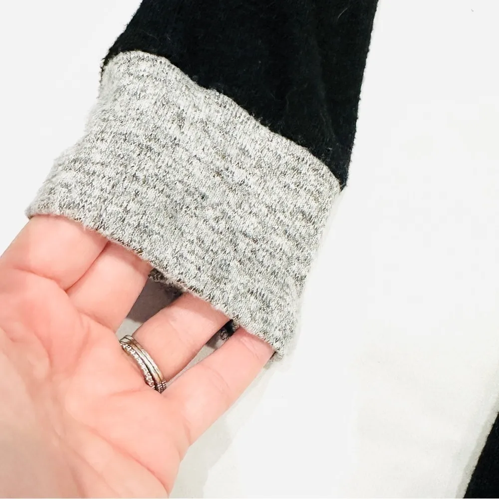 Gibson Look Black White Grey Colorblock Cuffs Sweater - Image 2