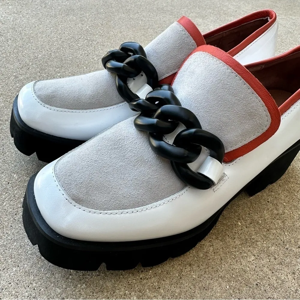 All Black Chunk Links Lady Lugg Loafer Size 6 - Image 4