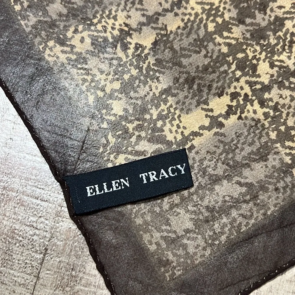 Ellen Tracy 100% silk square scarf - Image 2