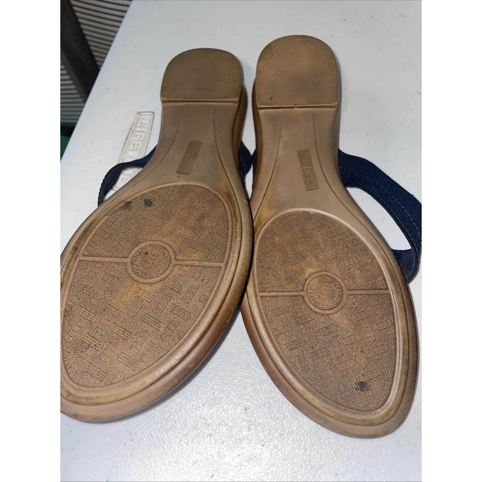 Italian Shoemakers  Navy Italy Flip Flop Sandals Size 9.5 - Image 6