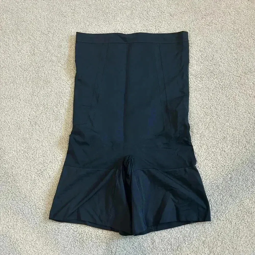 Spanx OnCore High-Waisted Mid-Thigh Short Compression Shaper In Black Size XL - Image 3