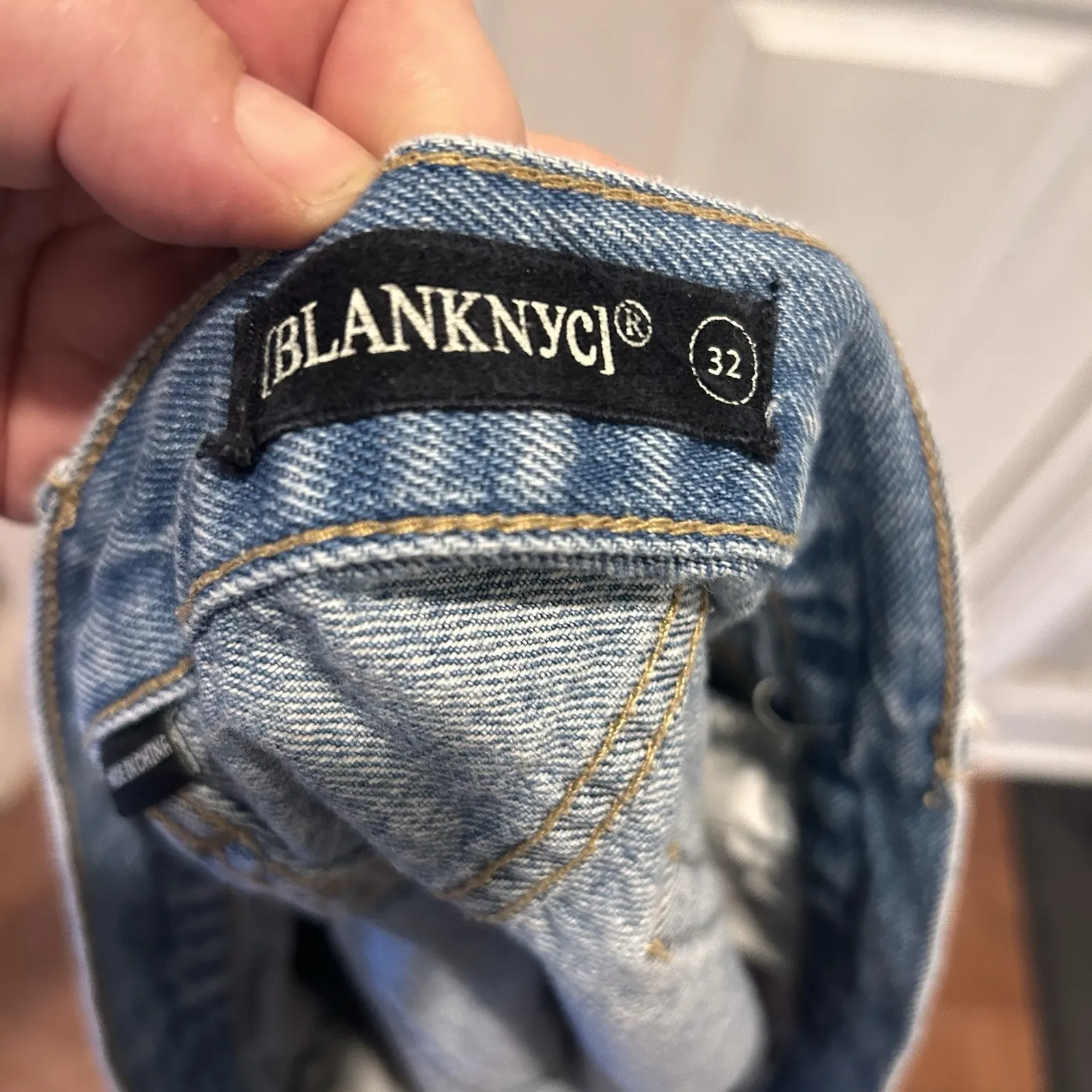 BlankNYC Distressed High Rise Button Fly Light Wash Denim Shorts‎ Sz 32 / US 14 - Image 8