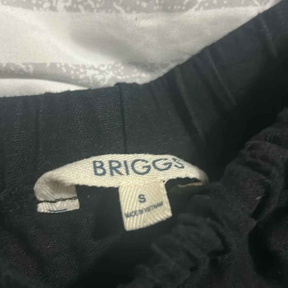 Brigg's Women's Black Linen Shorts - Image 6