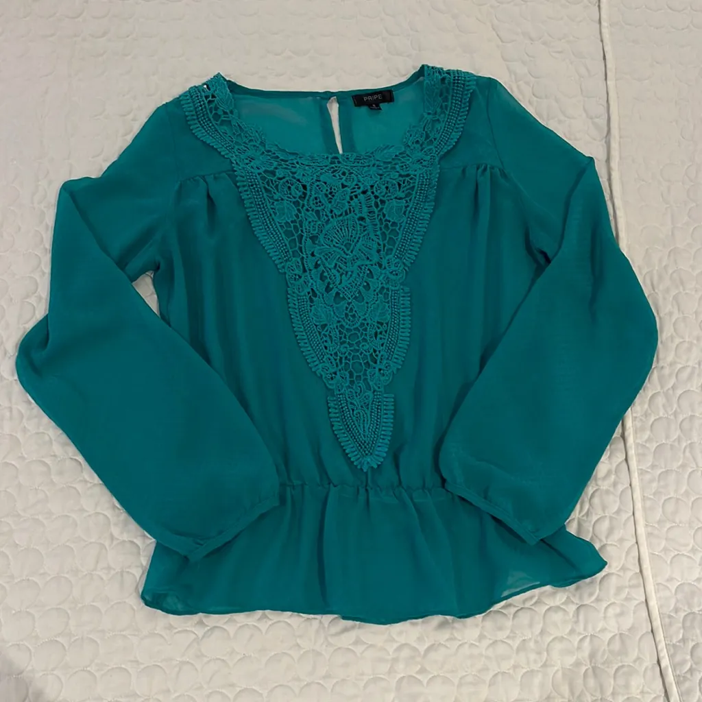 Women small Sheer blouse with embroidery trim peplum elastic bottom loose top Green - Image 2