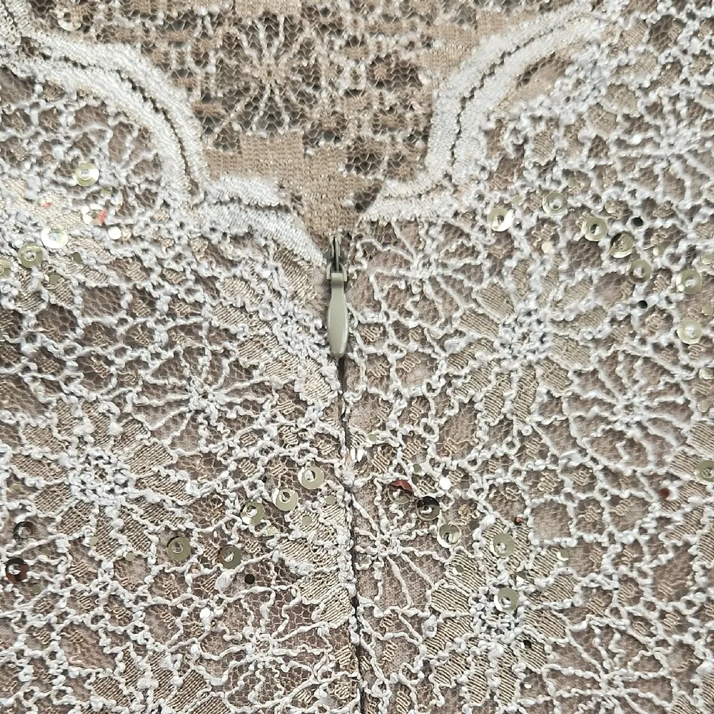 Alex Evenings Sequin Embroidered Lace Top Champagne Tan XL - Image 9