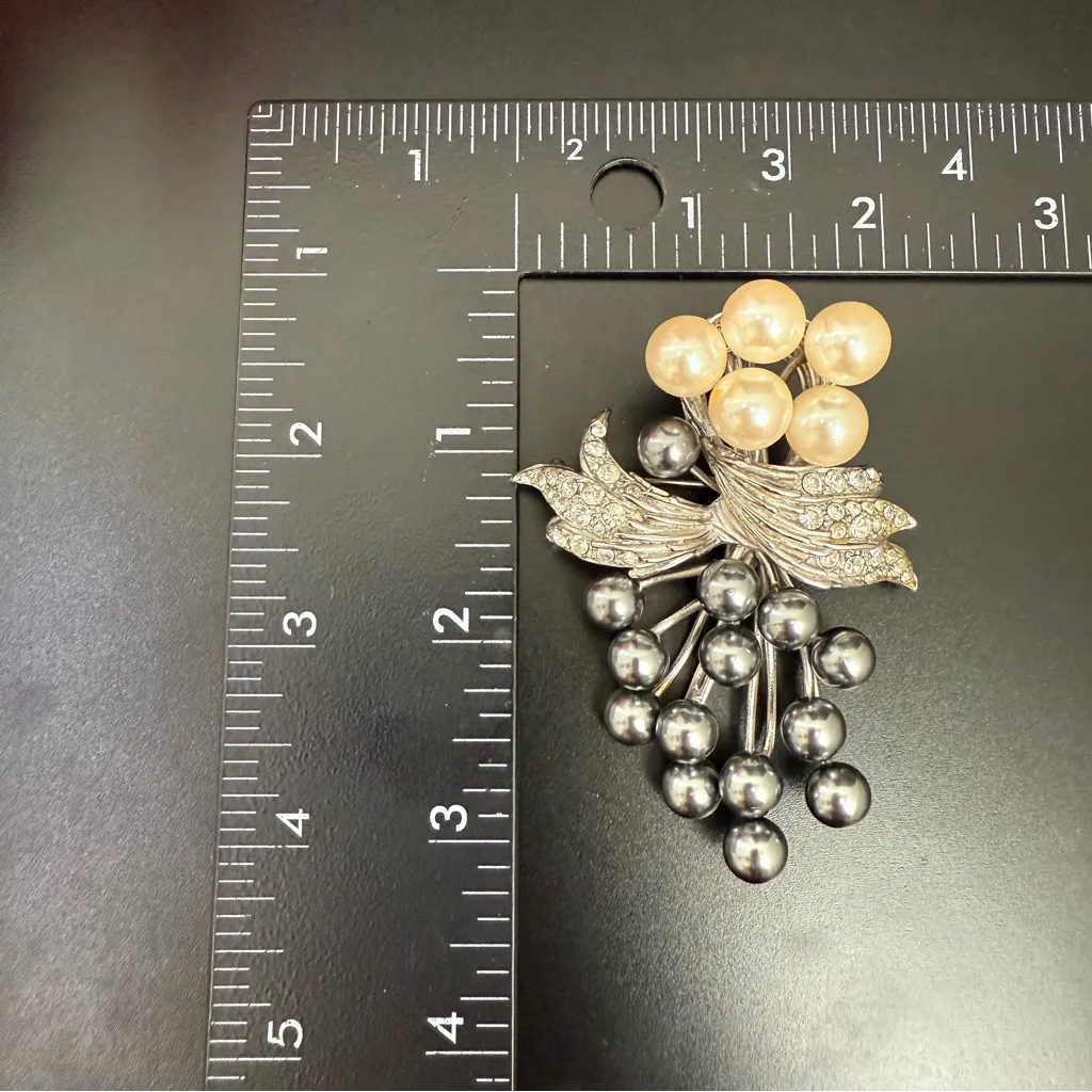 Vintage E. PEARL Erwin Pearl Ivory/Gray Pearl Bouquet Flower Pendant Brooch 35g. Silver - Image 5