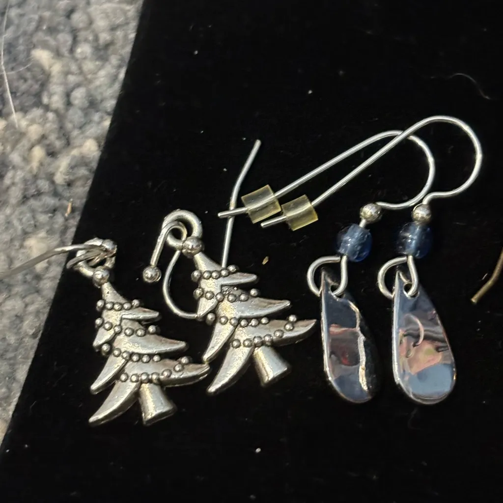 Five preloved small Gold and Silver Earrings Set - Image 3