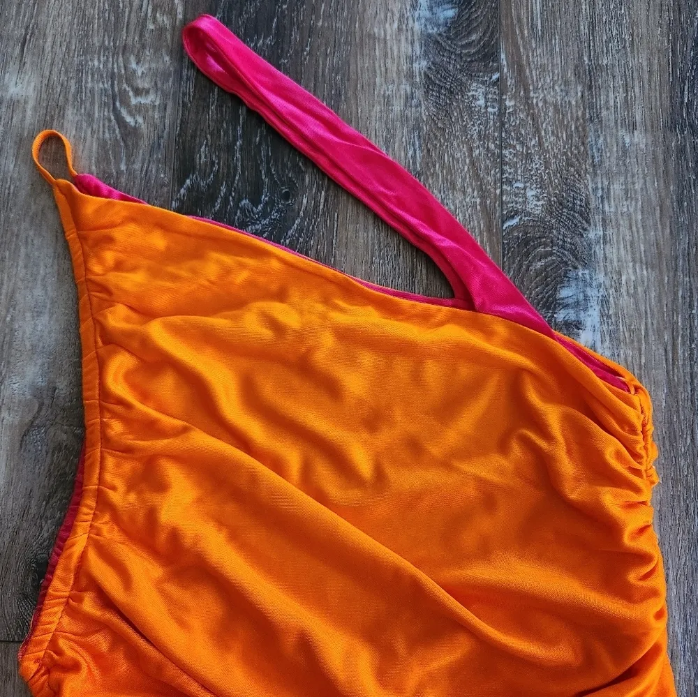 Andreadamo Draped Jersey Mono Shoulder Crop Top in Sex On the Beach Orange Small - Image 6