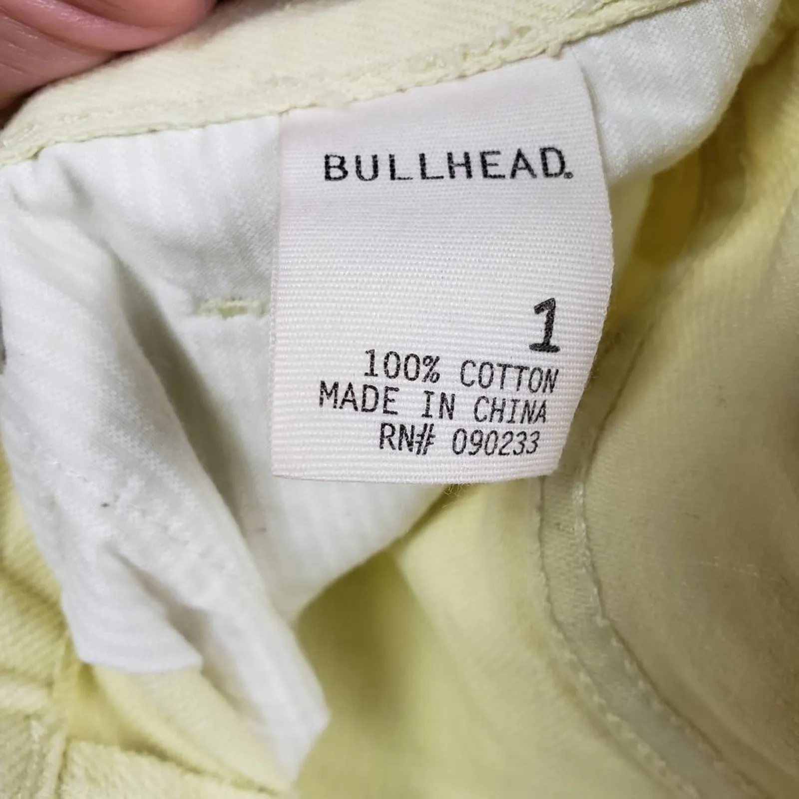 Bullhead Denim Yellow Wash Flat Front Midi Jean Shorts Junior's Size 1 - Image 4